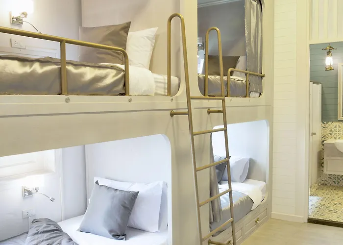 Golden Mountain Hostal Bangkok