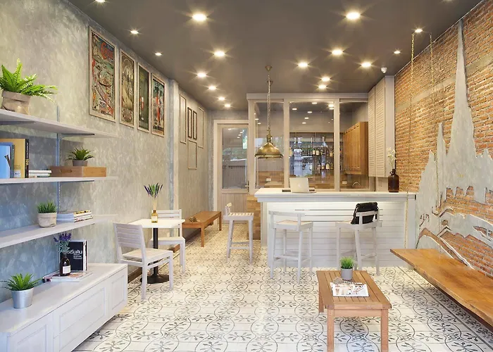 Golden Mountain Hostal Bangkok
